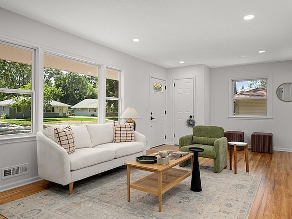5th image of 531 110th Ave NW