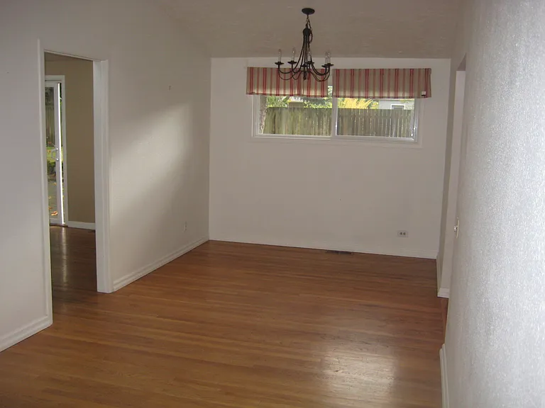 11940 SW Douglas St — Photo 9