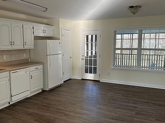 Spacious eat-in dining area