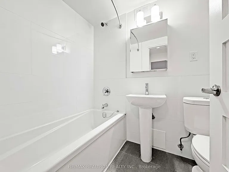 95 Lawton Blvd #607 — Photo 7