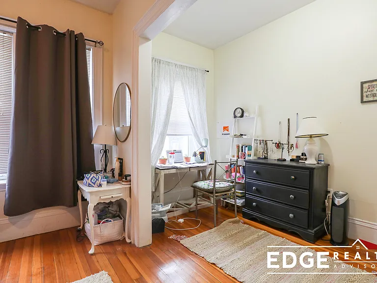 12 Sutherland Rd #1 — Photo 6