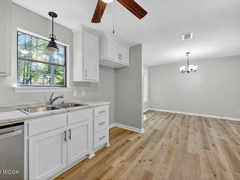 1376 Greentree Pkwy — Photo 10