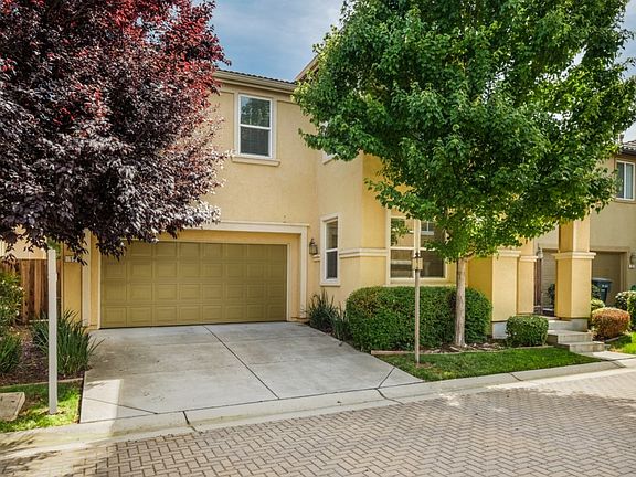 2nd image of 15 Bonack Pl