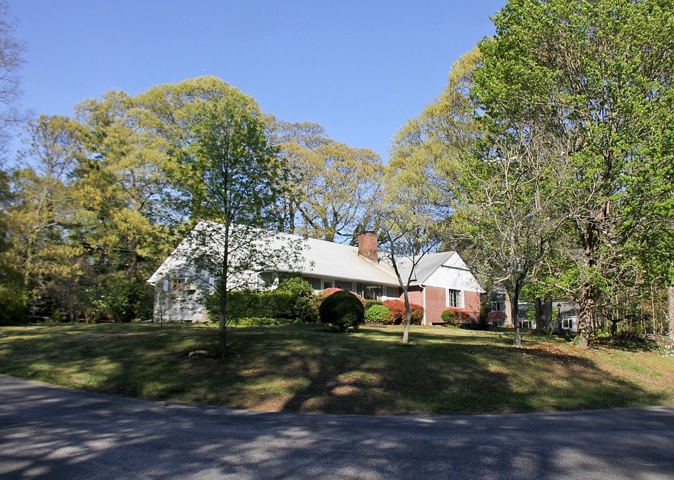 2nd image of 31 Huyler Rd