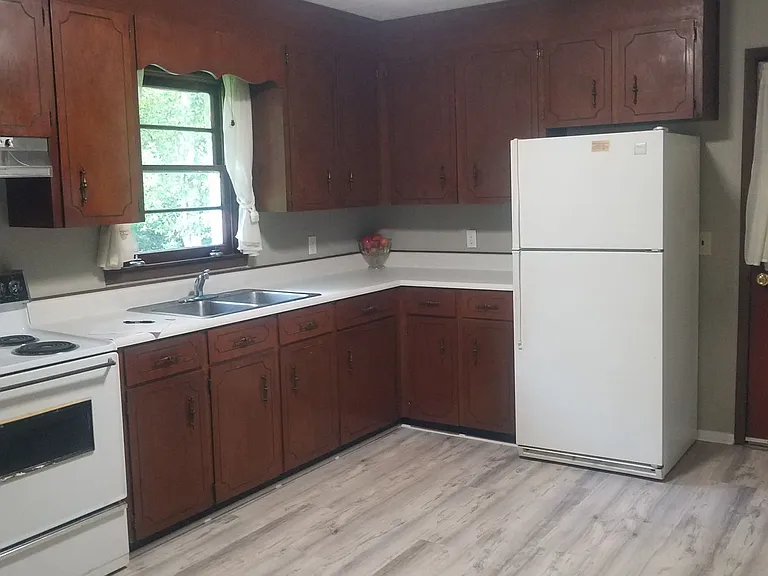 406 Sherrod Ave — Photo 2