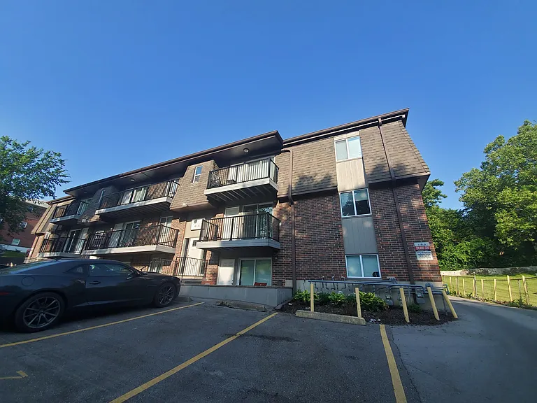 4130-4132 Fisher St — Photo 1
