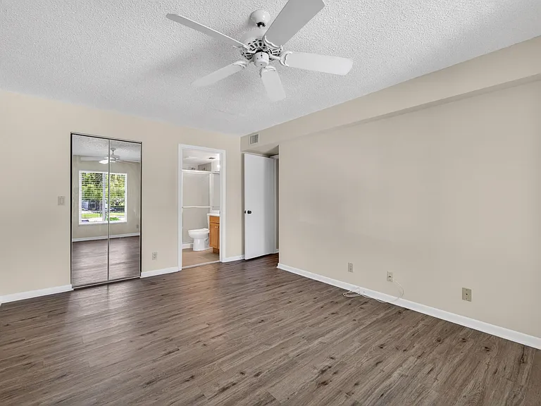 2512 SE Anchorage Cv #2 — Photo 19