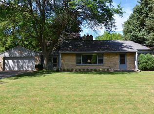 7319 N Seneca Rd, Fox Pt, WI 53217