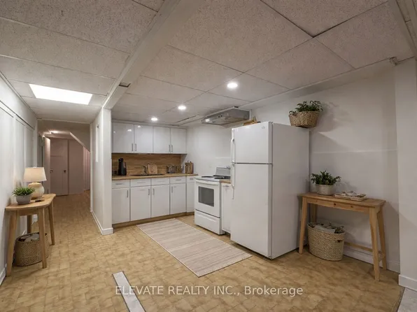 63 Garden Ave #Basement, Toronto, ON M6R 1H8