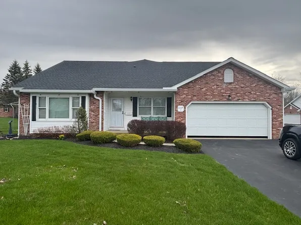 6049 Quaker Hollow Ln #1, Orchard Park, NY 14127