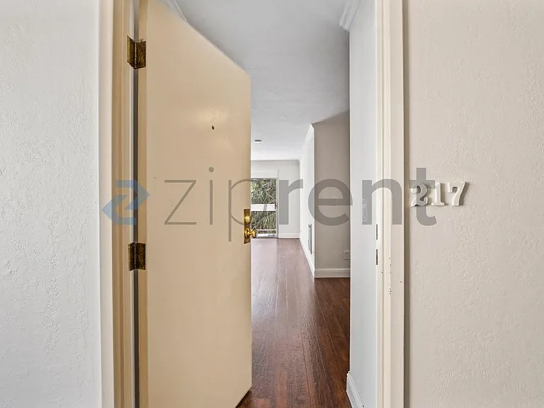 2005 Pleasant Valley Ave #217 — Photo 5