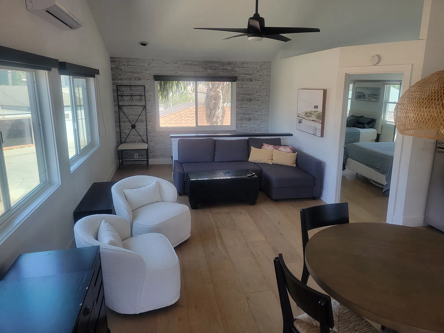 1 bed, 625 sqft, $2,400 — Photo 1
