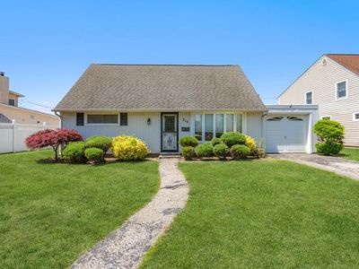 315 Fern Place, Bethpage, NY, 11714