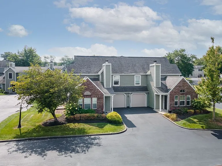 Enjoy the peaceful drive into Windridge, with tree-lined views and beautifully landscaped grounds.