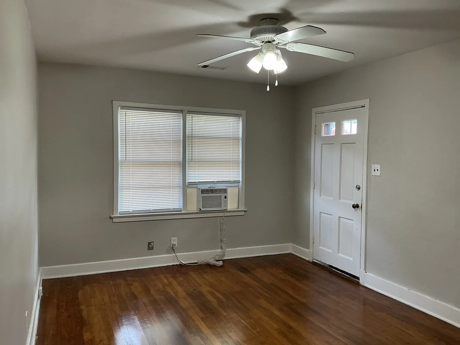 2 bed, 900 sqft, $950 — Photo 4