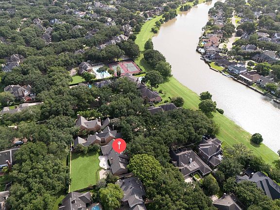 4th image of 1419 Camelot Pl