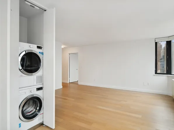 345 East 94th Street image 5 of 29