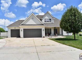 5222 NW Sterling Chase Dr, Topeka, KS 66618