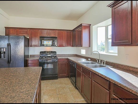 4th image of 1345 Fito Hernandez St
