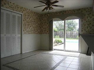 3rd image of 190 Hillside Dr