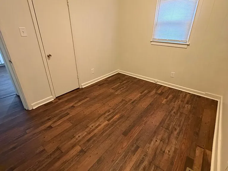 1810 Laurel St — Photo 6
