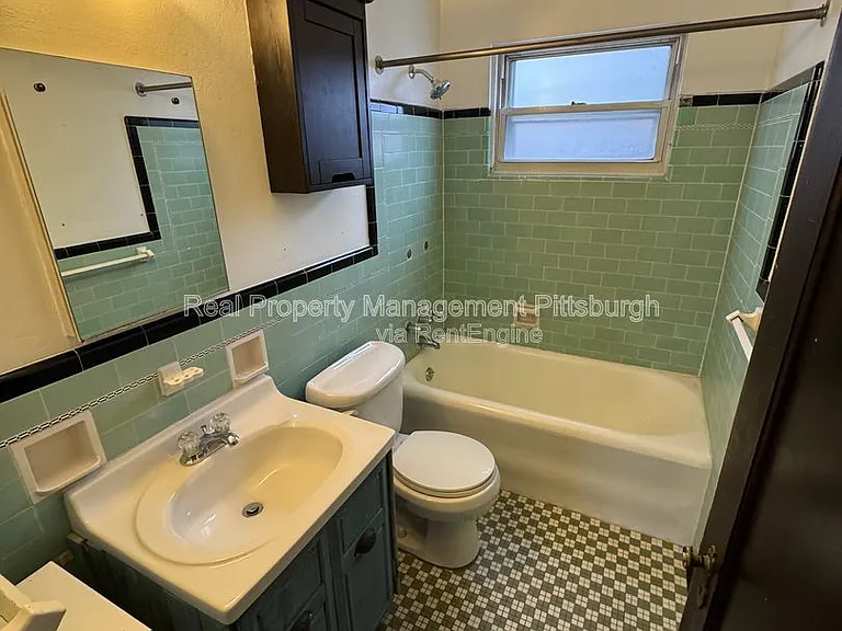 4 Amherst Ave #4 — Photo 6