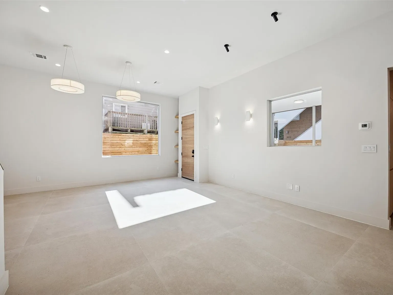3 bed, 3.5 bath, 2477 sqft, $5,500 — Photo 4