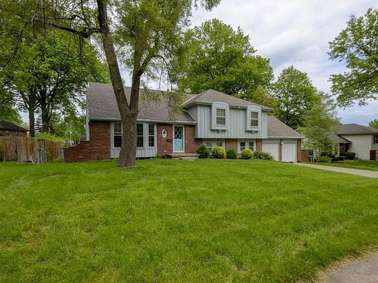 3806 Birchwood Dr — Photo 3