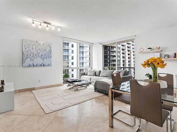 2nd image of 1060 Brickell Ave APT 2117
