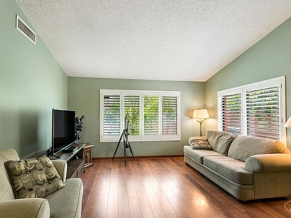 3rd image of 2528 N Palo Santo Dr