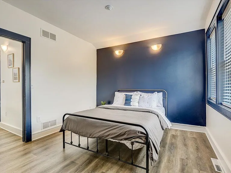 1855 N Pulaski St — Photo 11