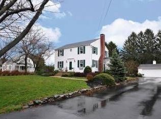 122 N Main St, Cranbury, NJ 08512