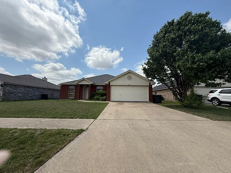 4006 Frigate Dr — Photo 2