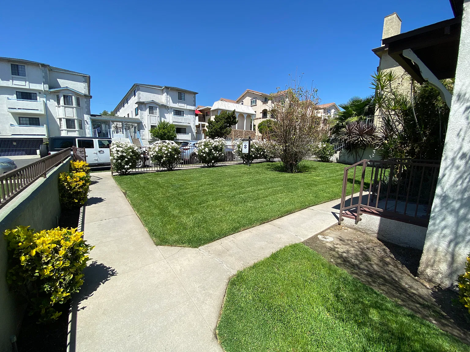 1 bed, 500 sqft, $1,900 — Photo 4