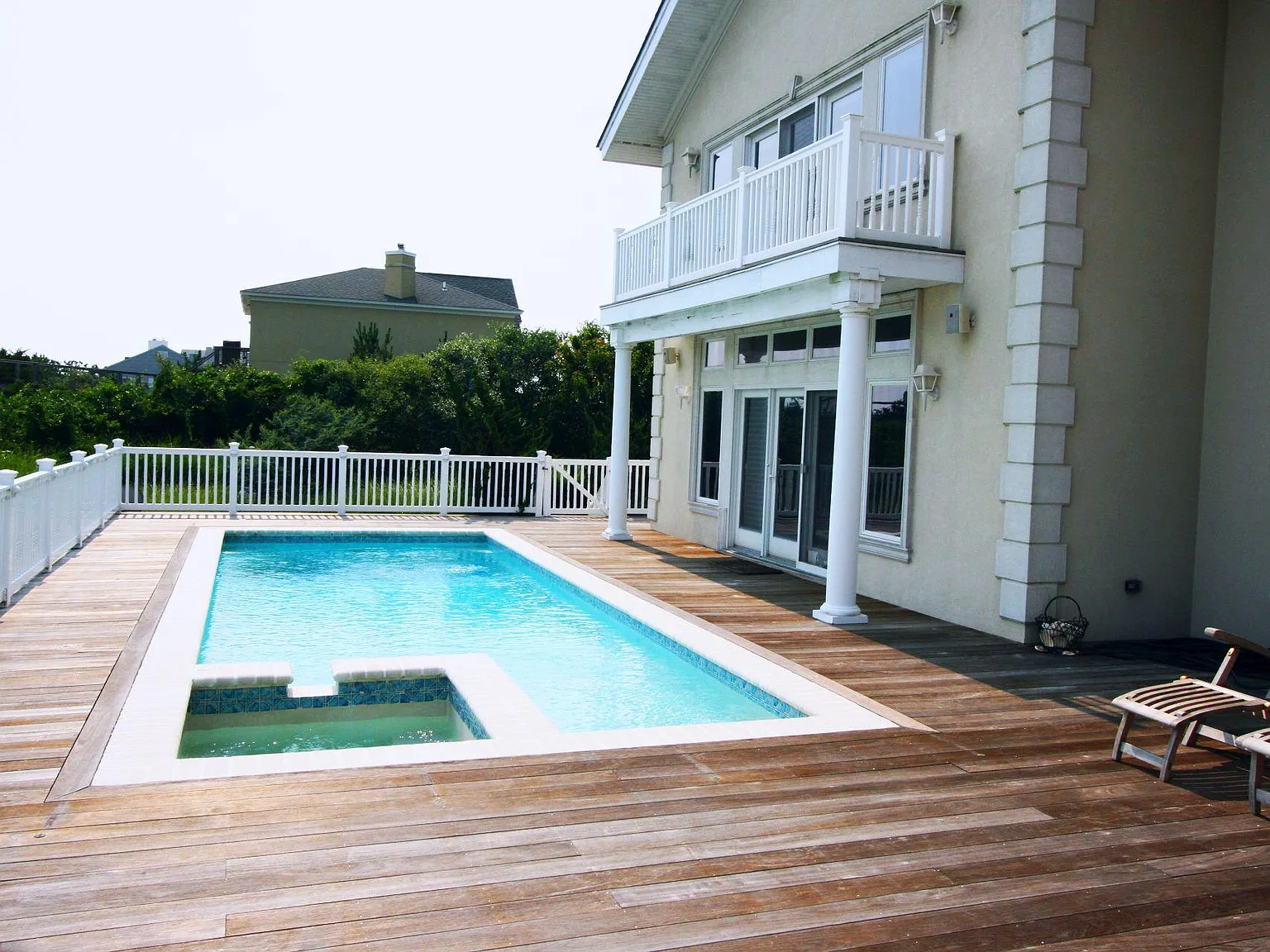 605 Dune Rd — Photo 4