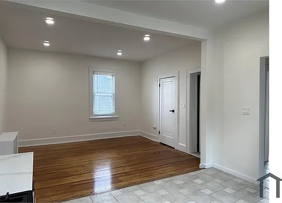 19 1st St #2 — Photo 6