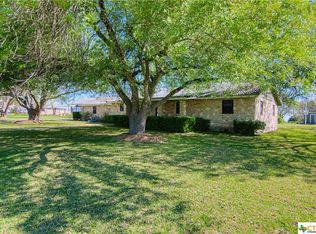 129 Crest Circle Dr, San Marcos, TX 78666