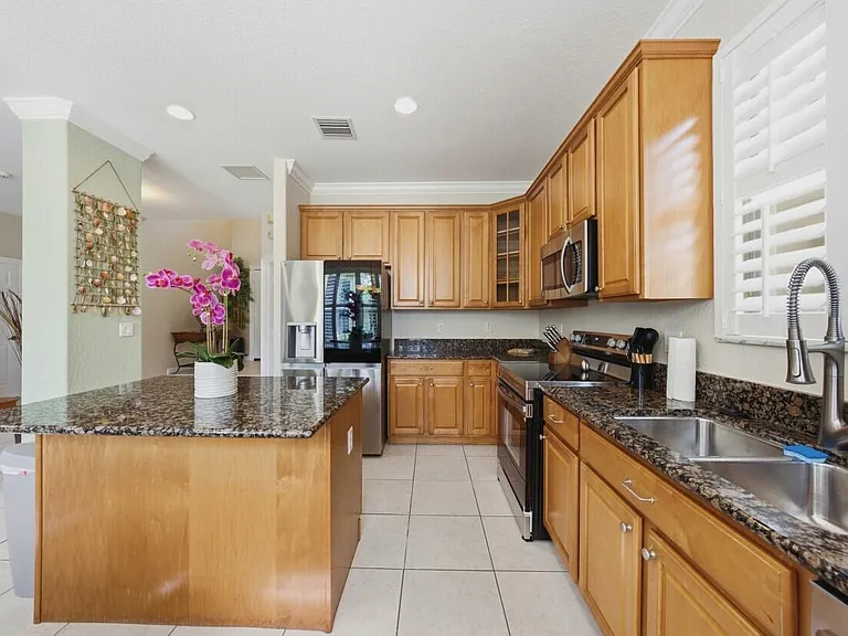 8212 Calterra Dr — Photo 5