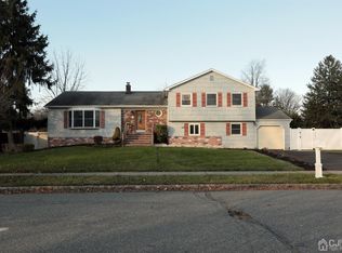 5 Hollis Rd, East Brunswick, NJ 08816