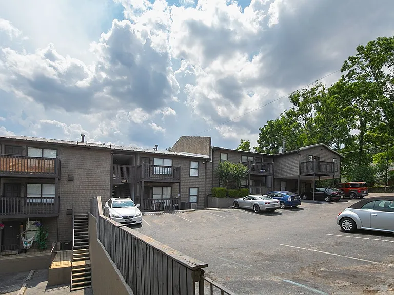 5th Avenue Apartments — Photo 51