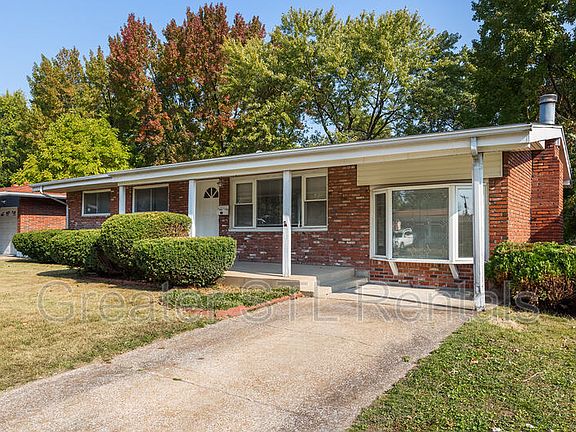 2nd image of 21 Queen Ann Dr