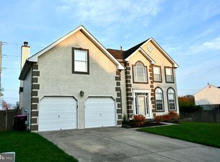 8 Aster Dr, Sicklerville, NJ 08081
