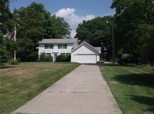 1469 N River Rd, Saint Clair, MI 48079