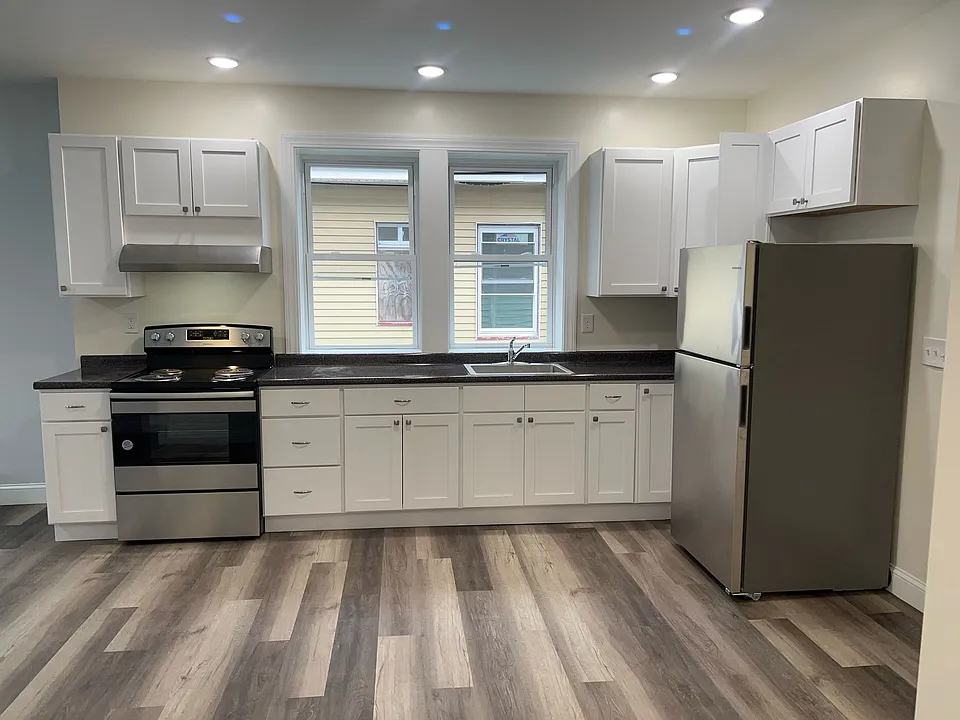 Kitchen and Appliances