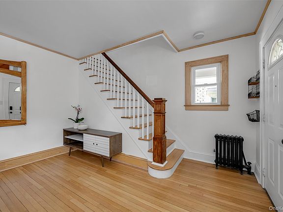 2nd image of 48 Hillview Avenue