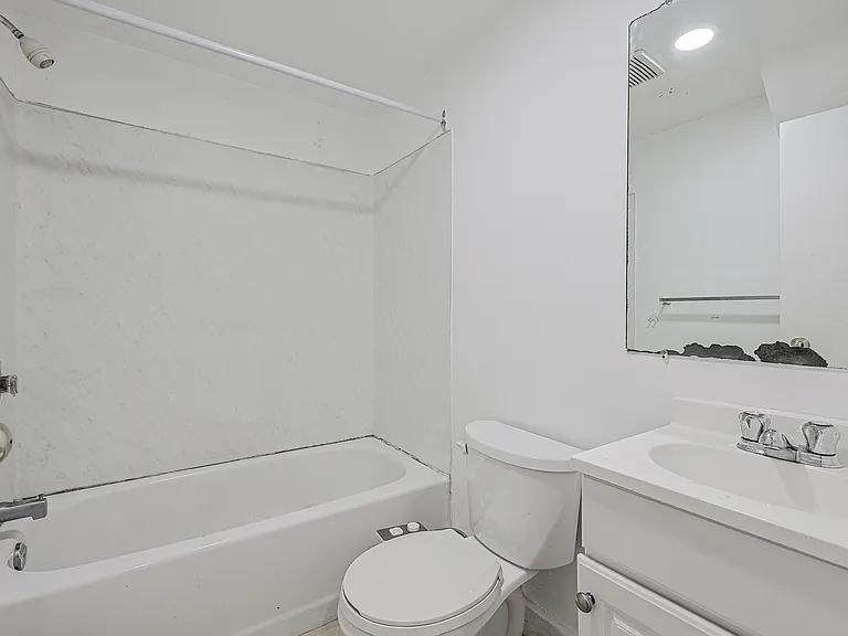33 Maitland St #303 — Photo 13