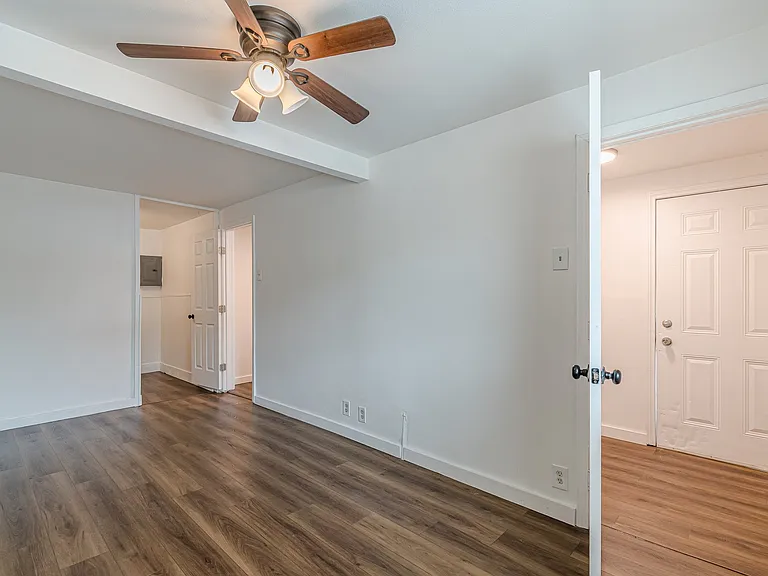 2407 S New Braunfels Ave #3 — Photo 10
