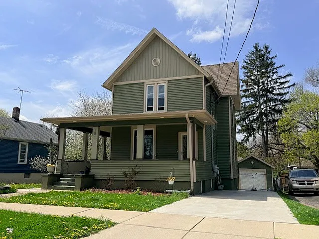 Building Photo - 202 Perry St #1