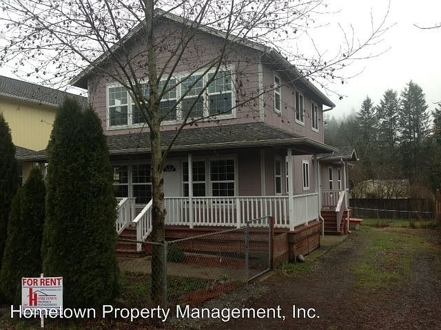 1st image of 328 Wichman St S