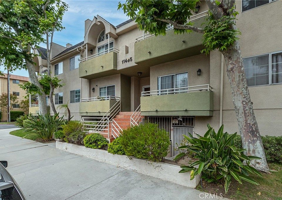 1st image of 11485 Moorpark St Unit 15